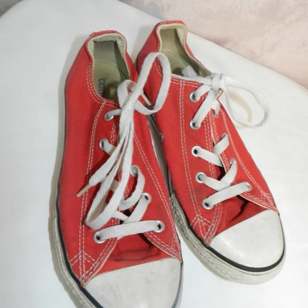 Kids Distressed Red Converse Size 3